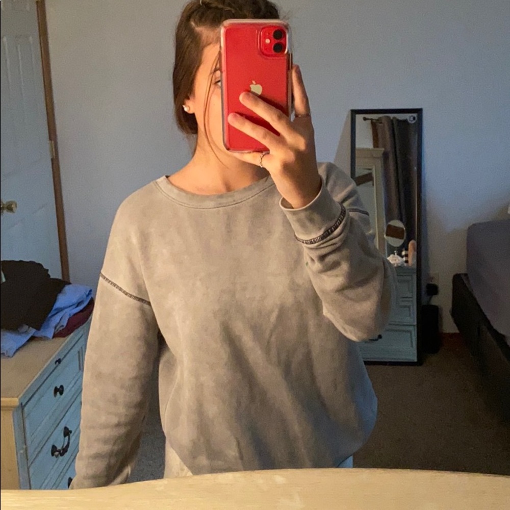 American Eagle crewneck